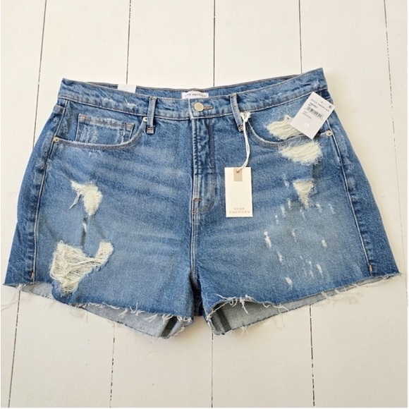 Good American Good '90s Distressed Indigo Short- 27/4 - Picture 5 of 10